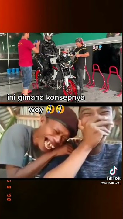 Nyuci Motor Sama Orangnya Sekalian di Cuci.....😂😂😂😂..Lucu Ngakak