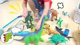 恐竜の人形で遊ぼう！Sharks and dinosaur doll piay！トイキッズ
