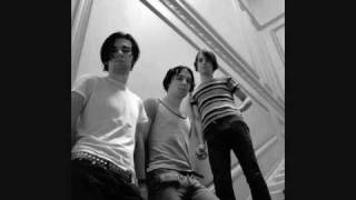 Video voorbeeld van "The Cribs - On The Floor"