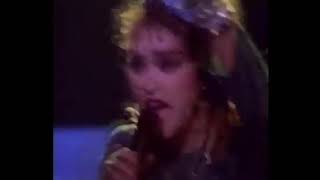 Madonna   Into The Groove    live 1985