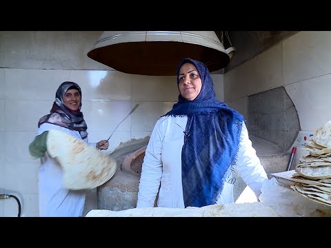       در این روستا زنان نانوا هستند