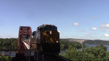 "The Happy Engineer" crosses the Susquehanna river on Q032