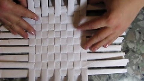 Weaving a square bottom from newspapers. Part 2.