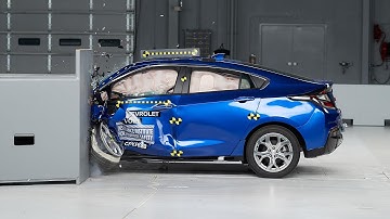 2017 Chevrolet Volt driver-side small overlap IIHS crash test