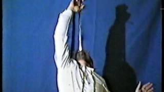 Great Hardy - Schwertschlucken - Swallowing A Sword