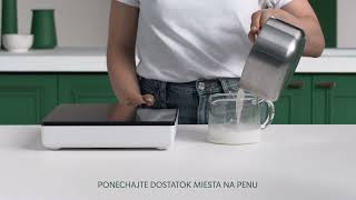 Ako napeniť mlieko na kávu pomocou peniča