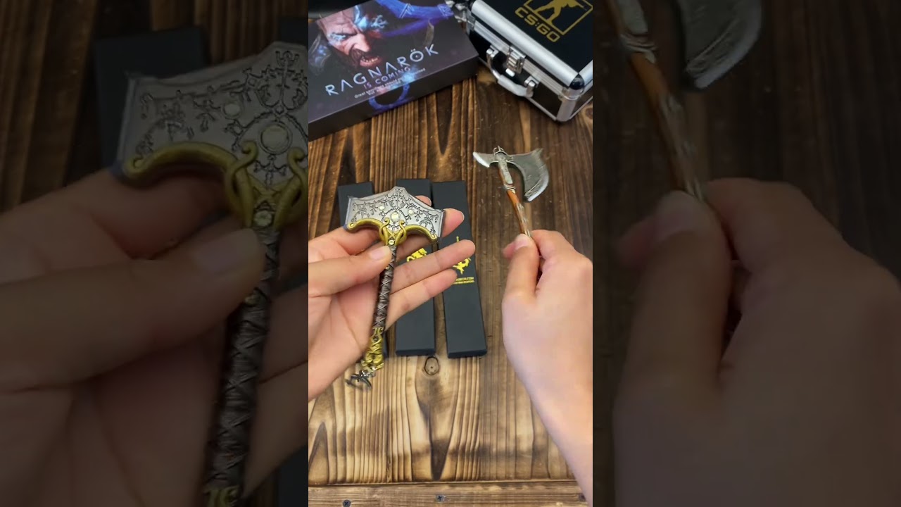Unboxing God of War Mini Weapons