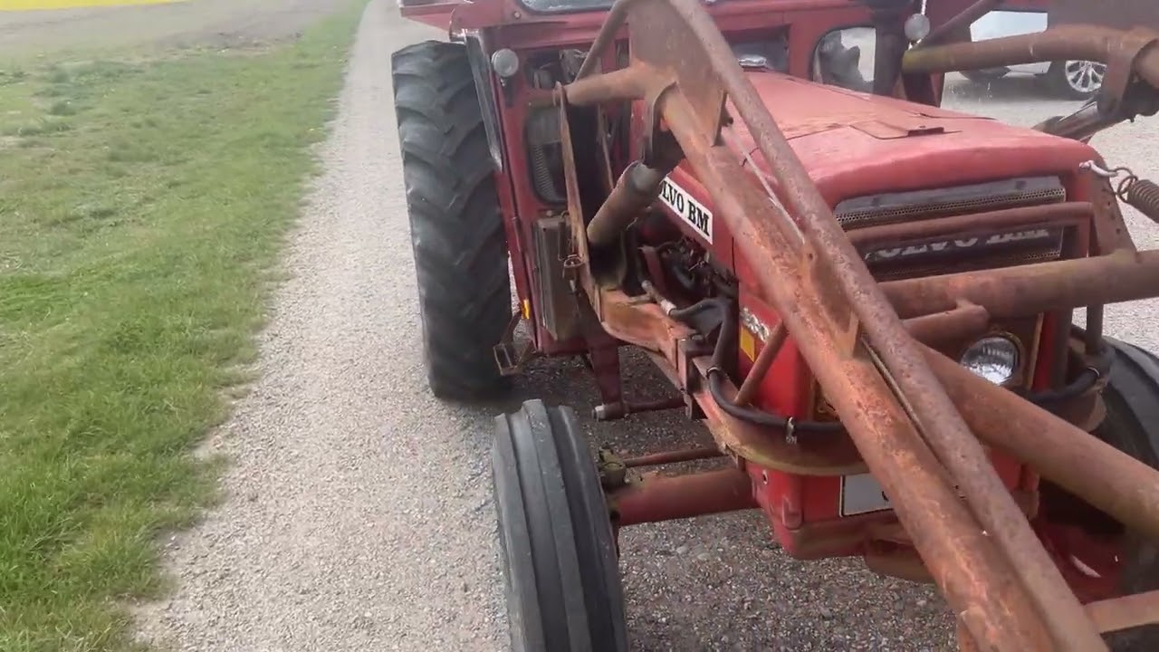 Traktor VOLVO-BM T 430 - Ålö lastare och 2 redskap