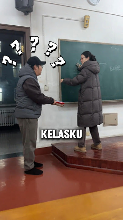 Guru Ini Sampai Bingung Masuk Kelas Sendiri?!