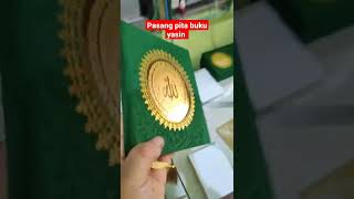 pasang pita pada buku yasin #short