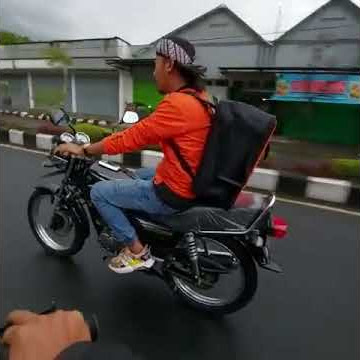 ade jigo naik RX KING dikawal polisi 😎