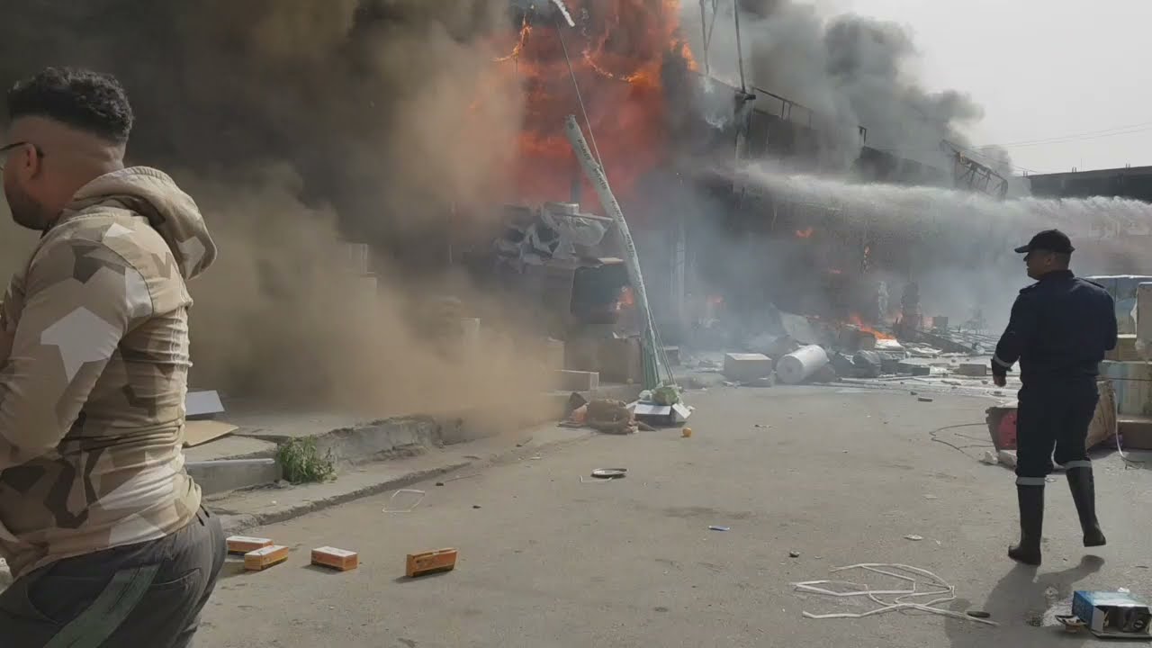 اول لحظات حريق الكرادة مجمع المأمول في كمب سارة 17/3/2021