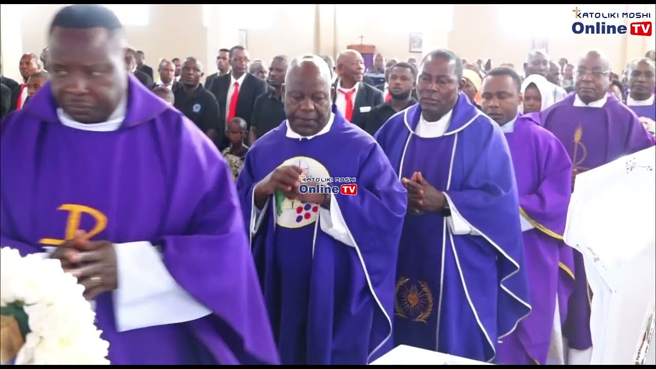 #ANDAMO LA MAPADRE MISA TAKATIFU KUMUOMBEA MARE. MELANIA PUMZIKO LA AMANI MAMA WA PADRE SALEMA-MRAO