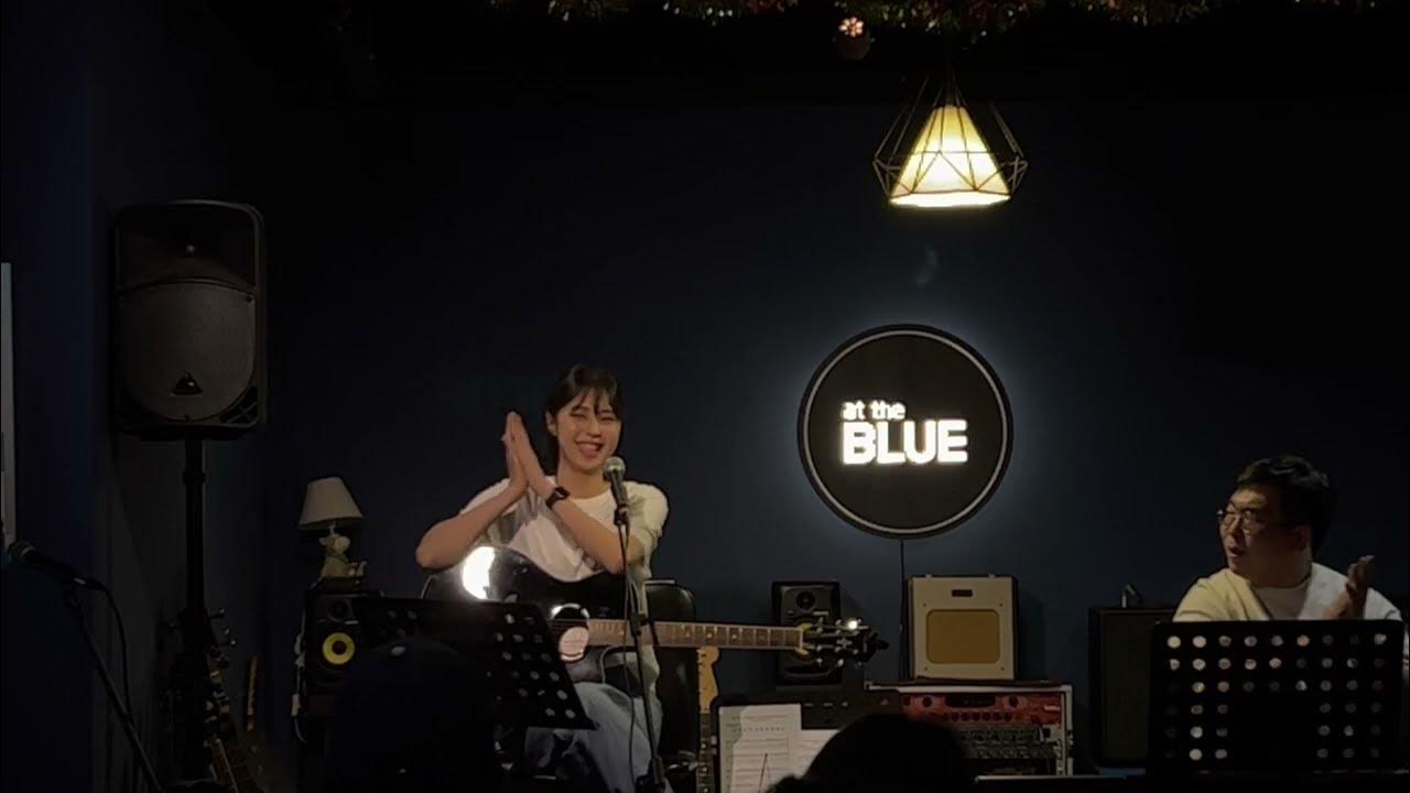 블랙퍼핀 backpacking around europe (yuna) 앳더블루 공연 YouTube