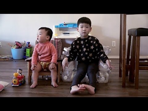 2017년 <strong>유치원생</strong>(타이거토이) 돌쟁이 육아영상기록 - 엄마랑 동생 의자만들기