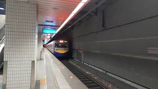 20211103 2204次EMU700型區間車 南港車站1A月台 列車進站 Train 2204 Local train Nangang station Plat.1A Train approach