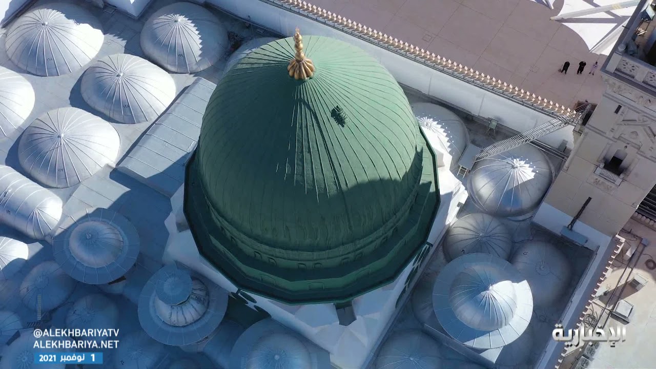 قباب المسجد النبوي تتزين بمعالم فنية معمارية متوجة بالجمال