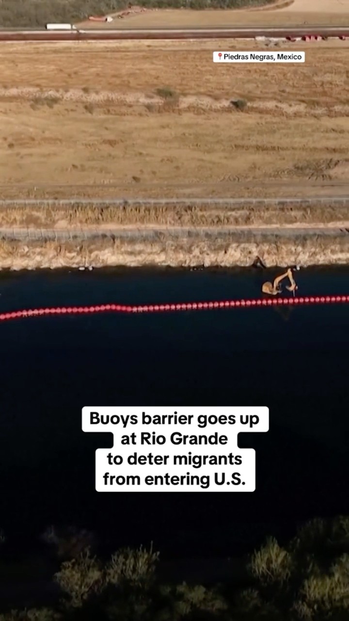 New buoys barrier goes up on Rio Grande to deter migrants from entering U.S. #shorts