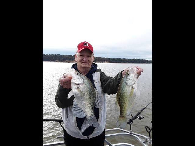 Crappie Fishing with Grenada Lake Charters - Angler Qwest Pontoons