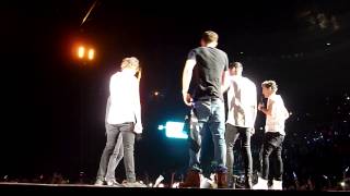 One Direction -- Melbourne October 28 2013 -- Twitter Question