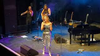 Watch Delta Goodrem Back In 84 video