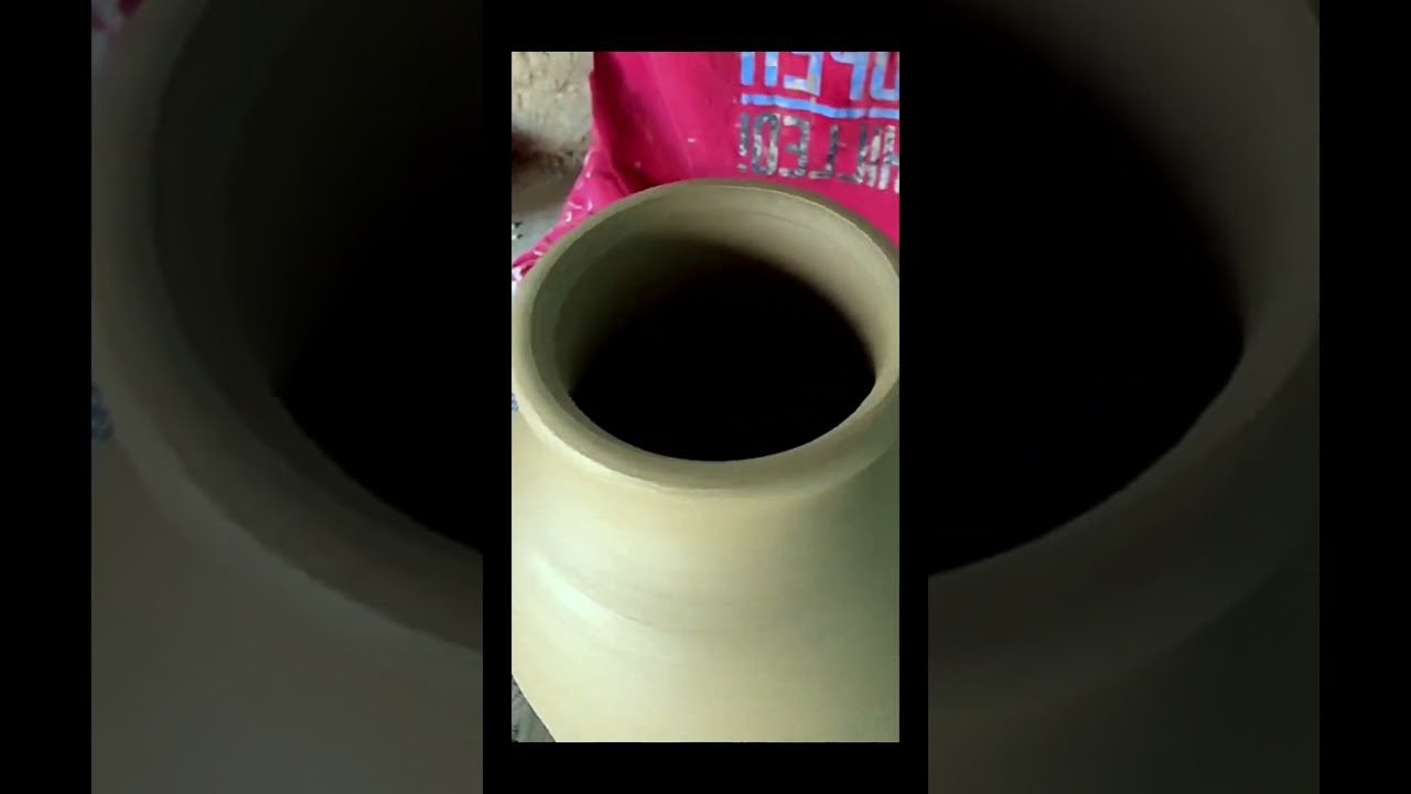 How Genius Potter Mold the clay to make beautiful vases 