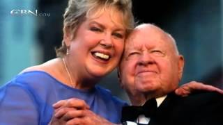 Famous Hollywood Legend Mickey Rooney Dies at 93 Wealth