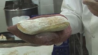 This guide shows you panini bread recipe watch and other related films
here: http://www.videojug.com/film/panini-bread-recipe subscribe!
http://www.yout...