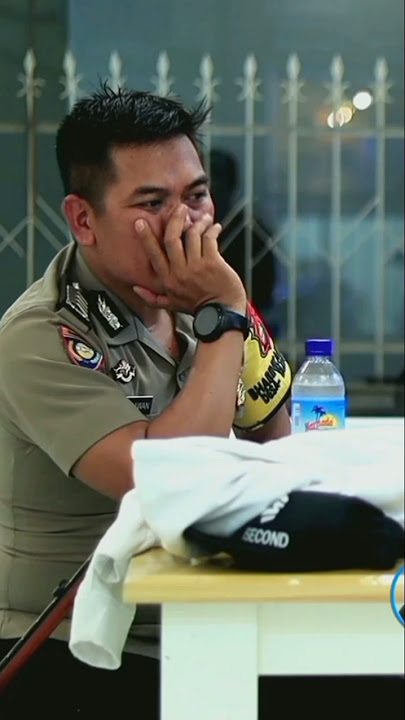 The police officer cried when he heard the complaints of the children who had left their hometowns