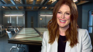 Julianne Moore - The Hunger Games: Mockingjay - Part 1 Interview HD