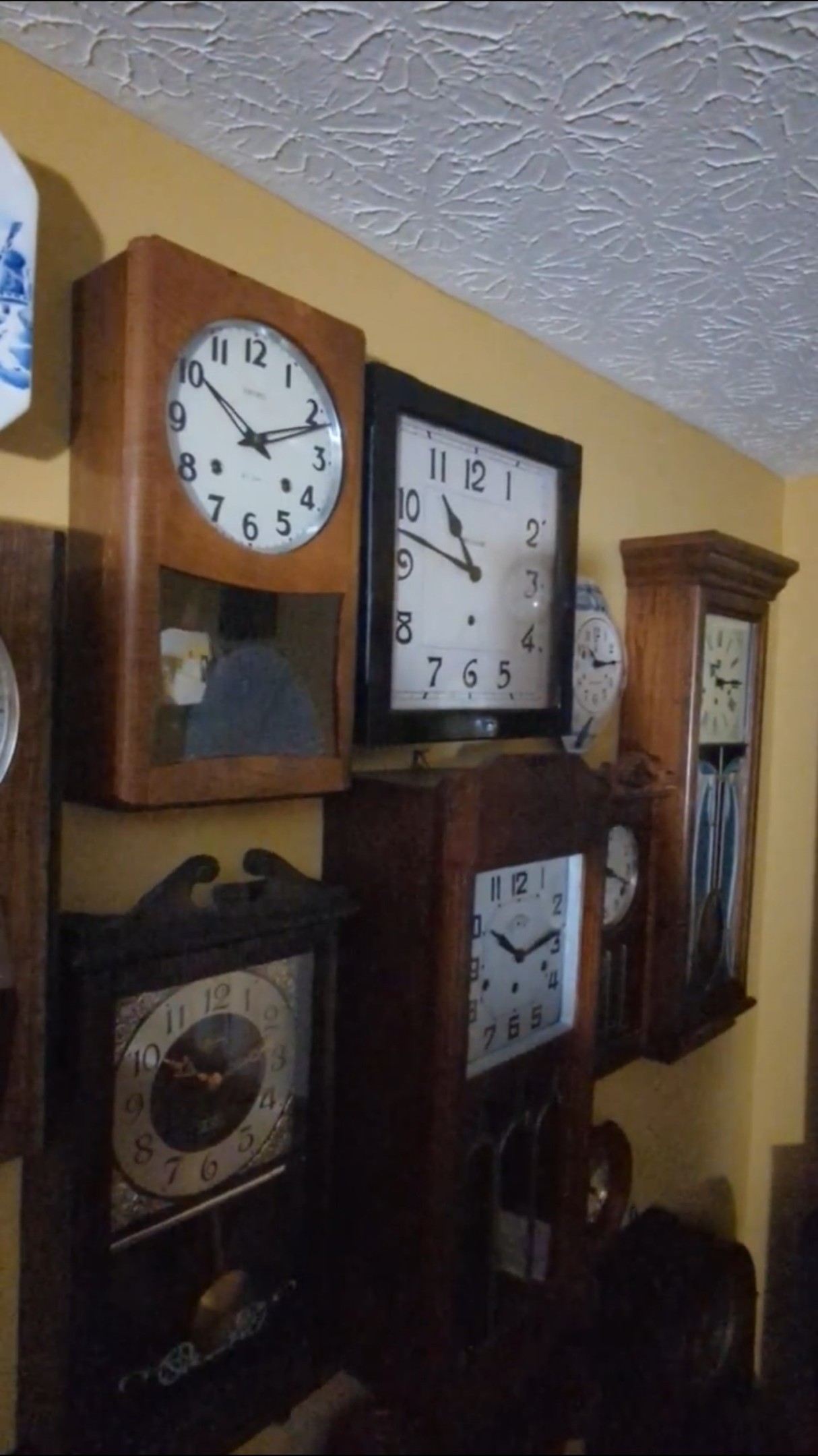inside look at the Seiko 21 day mechanical wall clock #seiko