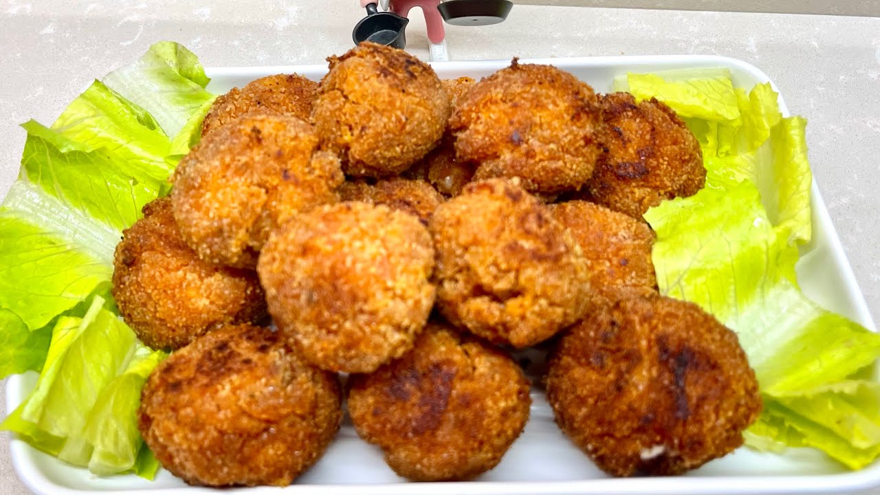 BOLITAS DE QUESO. TOMATE Y ATÚN