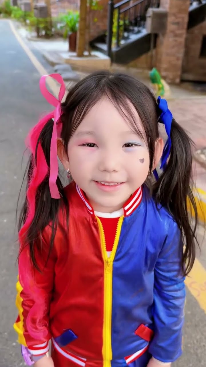 Brave little Coco, face all dangers with a smile! #Angel#Clown