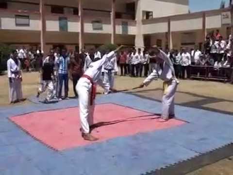 عرض ابطال التايكوندو بمدرسة جمال العطيفي الثانويه بنين رجالة مصر