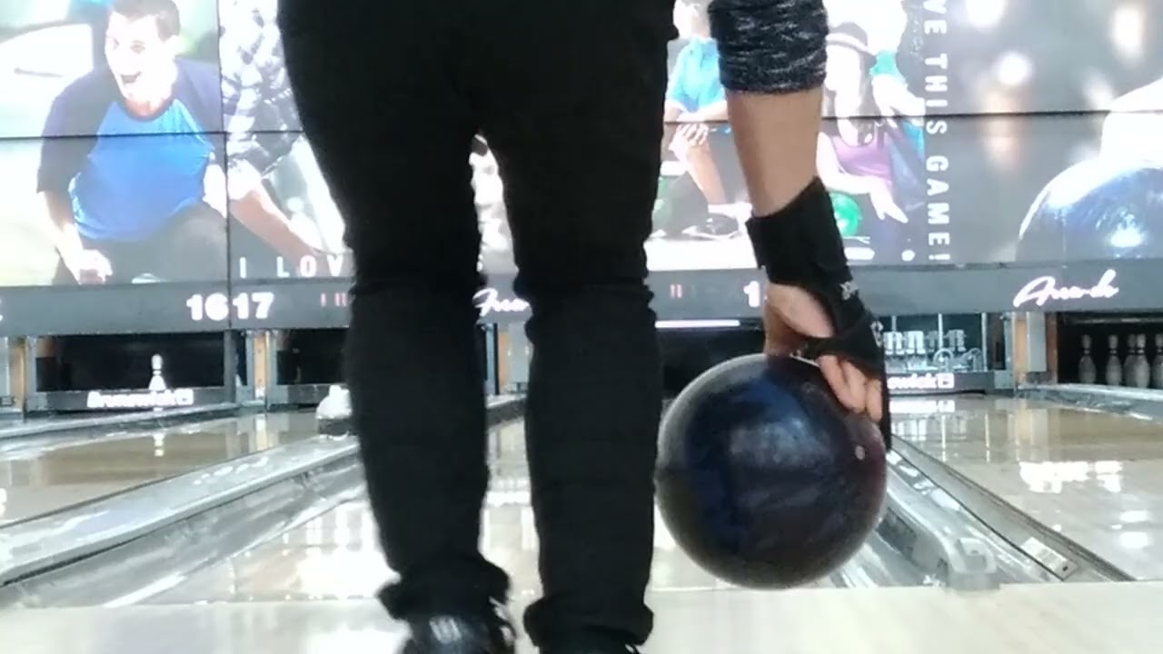 エリアドゥ三田 ボウリングセンター ZODIAC AQUARIUSで42ftの中ノーミス200UP