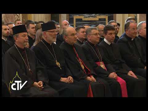 Video: Kas moka atlyginimą katalikų kunigams?