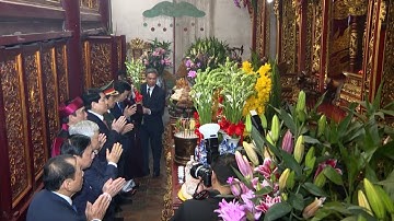 Dâng hương tưởng niệm các Vua Hùng | PTQ