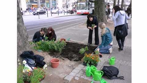 Making is Connecting: The 4-minute presentation (2012)