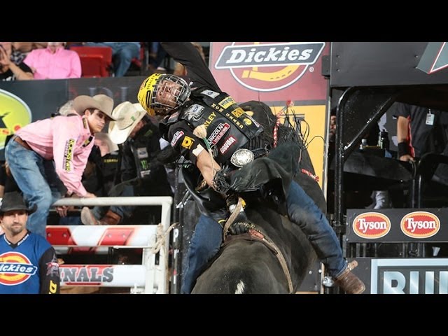 Dickies and PBR debut new jerseys for Dickies Bullfighters