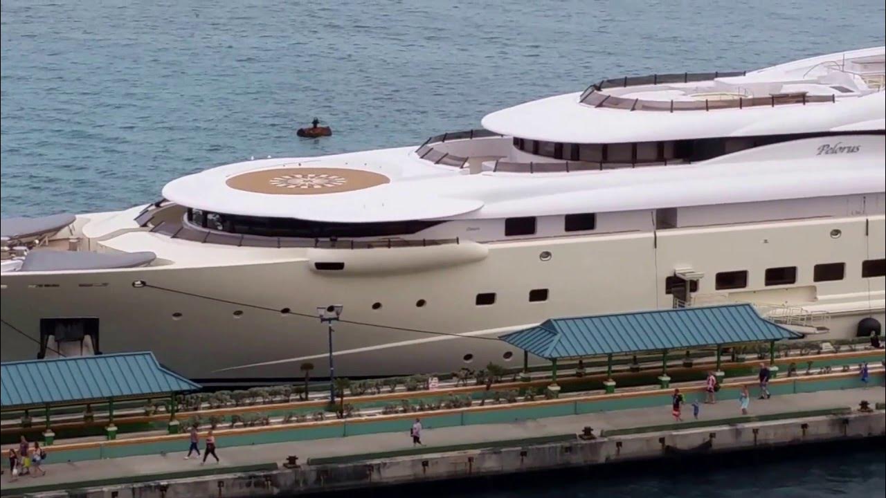 how much to rent a 300 million dollar yacht