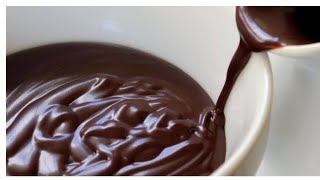 صوص الشيكولاتة للحشوات وتزيين الكيك بطريقتين  Chocolate sauce to make fillings and decorate the cake