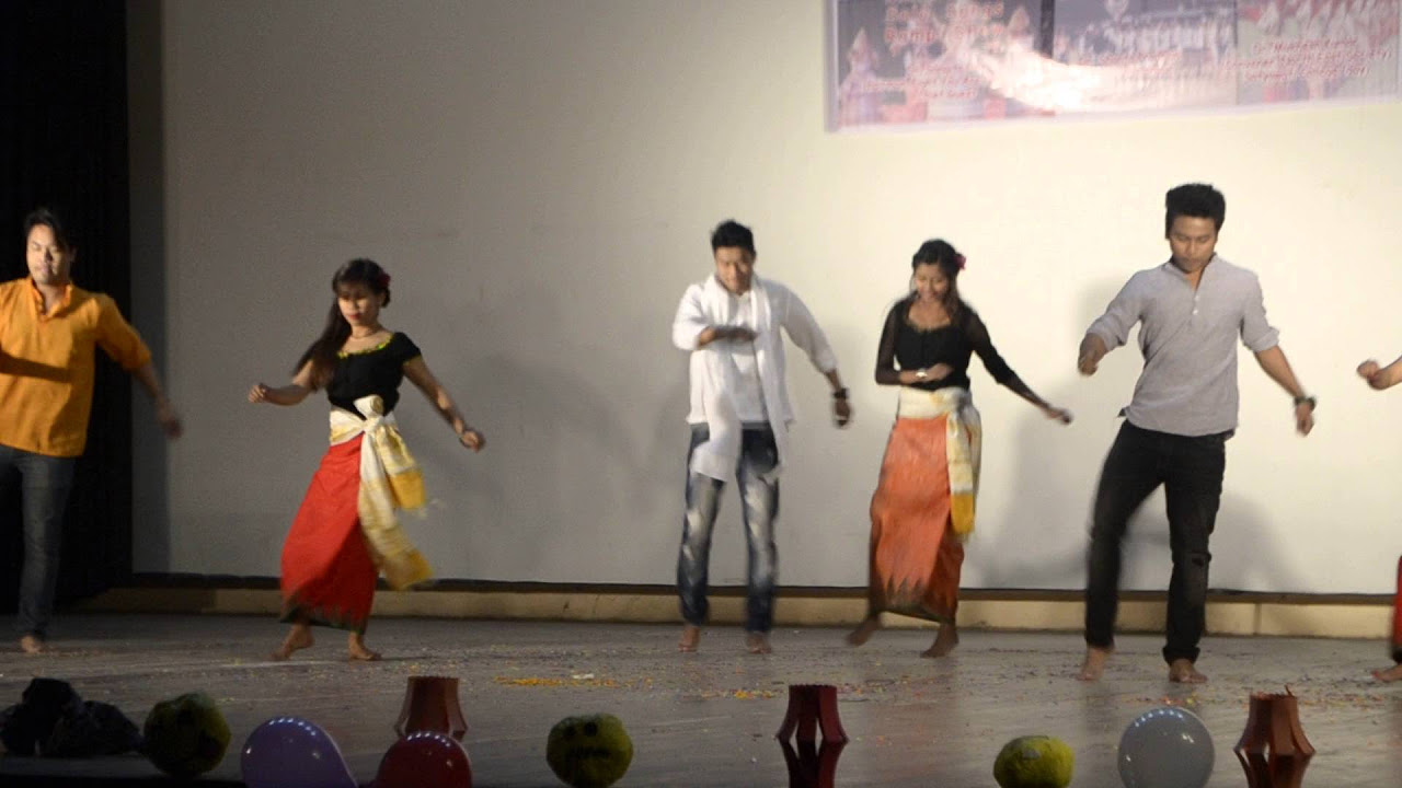Ekai Nungsi Yanare Dance performed by DU college students Freshers meet 2016