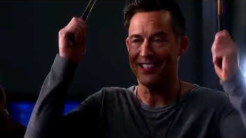 The Flash 3 12 Barry races wally