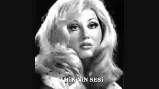 Gönül Akkor - Ümi̇di̇ni̇ Ki̇rpi̇kleri̇ne Bağladi Gönlüm