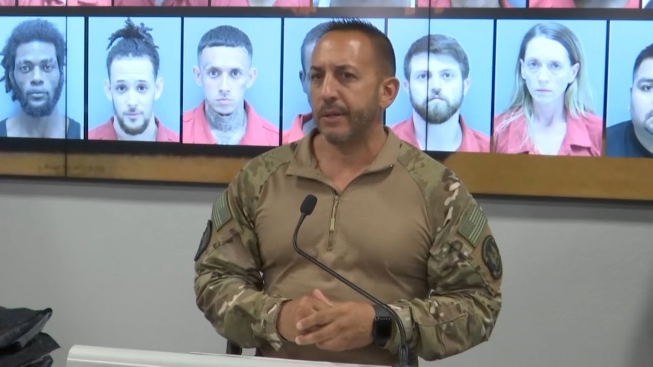 Пресс-конференция офиса шерифа округа Ли, посвященная «масштабному расследованию»