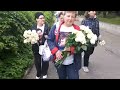 Цветы с вечера Памяти Юры отправляются к Юрочке🙏❤️😢😢