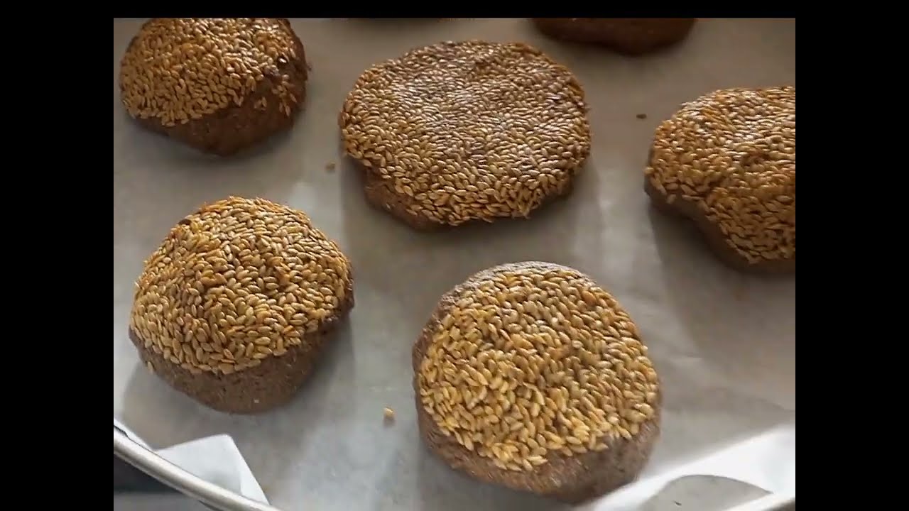 خبز الخروب والخميرة البلدية