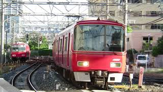 土休日では貴重な快急！名鉄3500系+3100系 3527F+3108F (快急中部国際空港行き) 神宮前入線