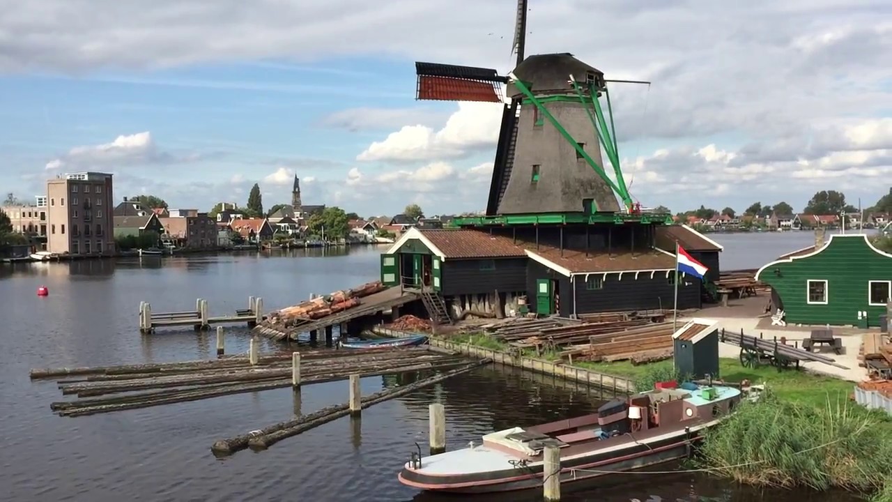 Volendam pueblo de Holanda con sus molinos de viento - YouTube