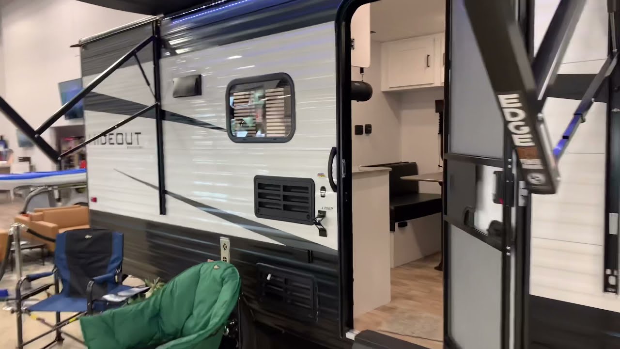 2021 Keystone Hideout 175BH LIGHT WEIGHT TRAVEL TRAILER WITH BUNKS.